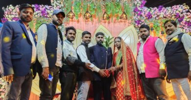 समाज में एक अनोखी पहल, शादी-विवाह में रुद्राक्ष पौधा और फलदार पौधा देकर दे रहे हरित शुभकामनाएं।