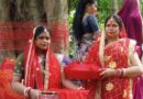 विश्व हिंदू परिषद के परिसर स्थित गढ़ मे मातृशक्ति के द्वारा वट सावित्री की पूजा की गई ा