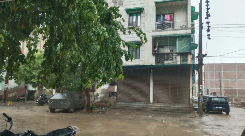 dellhi NCR me hui barish